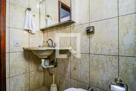 Casa à venda com 300m², 3 quartos e 2 vagasSuite - Banheiro