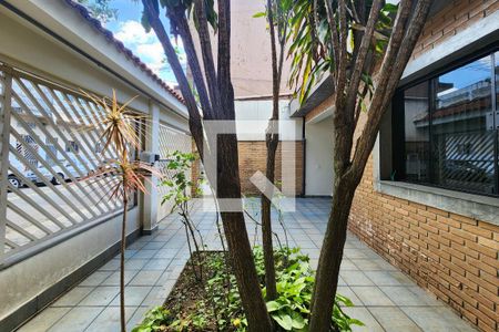 Casa à venda com 283m², 5 quartos e 2 vagasEntrada