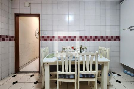 Casa à venda com 283m², 5 quartos e 2 vagasCozinha