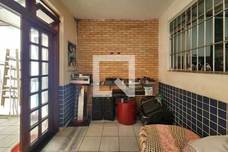 Casa à venda com 283m², 5 quartos e 2 vagasEdicula