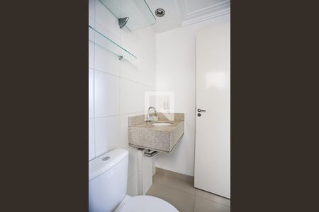 Apartamento para alugar com 65m², 3 quartos e 1 vagaSuíte - banheiro - detalhes