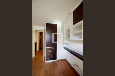 Apartamento à venda com 131m², 3 quartos e 2 vagas Apartamento à venda com 131m², 3 quartos e 2 vagasQuarto 1