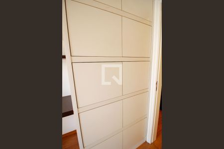 Apartamento à venda com 131m², 3 quartos e 2 vagas Apartamento à venda com 131m², 3 quartos e 2 vagasQuarto 1