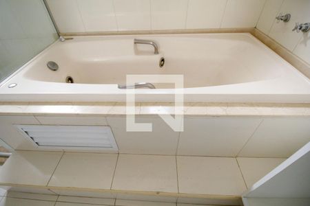 Apartamento à venda com 131m², 3 quartos e 2 vagas Apartamento à venda com 131m², 3 quartos e 2 vagasSuíte Quarto 2