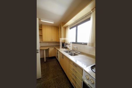 Apartamento à venda com 131m², 3 quartos e 2 vagas Apartamento à venda com 131m², 3 quartos e 2 vagasCozinha