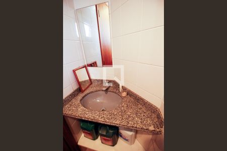 Apartamento à venda com 131m², 3 quartos e 2 vagas Apartamento à venda com 131m², 3 quartos e 2 vagasBanheiro Lavanderia