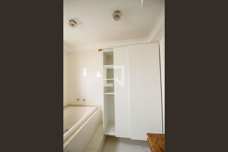 Apartamento à venda com 131m², 3 quartos e 2 vagas Apartamento à venda com 131m², 3 quartos e 2 vagasSuíte Quarto 2