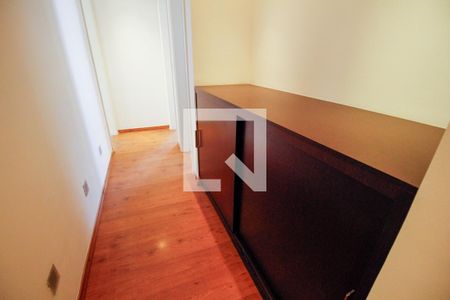 Apartamento à venda com 131m², 3 quartos e 2 vagas Apartamento à venda com 131m², 3 quartos e 2 vagasCorredor Quartos/Cozinha