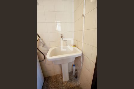Apartamento à venda com 131m², 3 quartos e 2 vagas Apartamento à venda com 131m², 3 quartos e 2 vagasLavanderia