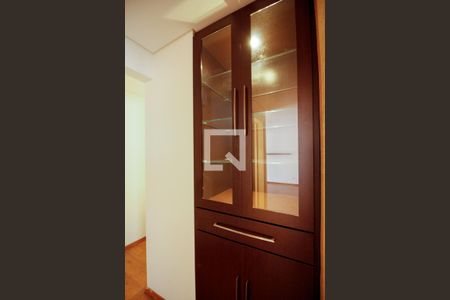 Apartamento à venda com 131m², 3 quartos e 2 vagas Apartamento à venda com 131m², 3 quartos e 2 vagasCorredor Quartos/Cozinha