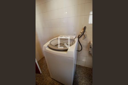 Apartamento à venda com 131m², 3 quartos e 2 vagas Apartamento à venda com 131m², 3 quartos e 2 vagasLavanderia