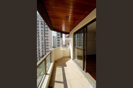 Apartamento à venda com 131m², 3 quartos e 2 vagas Apartamento à venda com 131m², 3 quartos e 2 vagasVaranda Sala