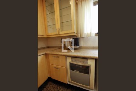 Apartamento à venda com 131m², 3 quartos e 2 vagas Apartamento à venda com 131m², 3 quartos e 2 vagasCozinha