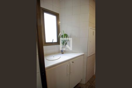 Apartamento à venda com 131m², 3 quartos e 2 vagas Apartamento à venda com 131m², 3 quartos e 2 vagasLavanderia