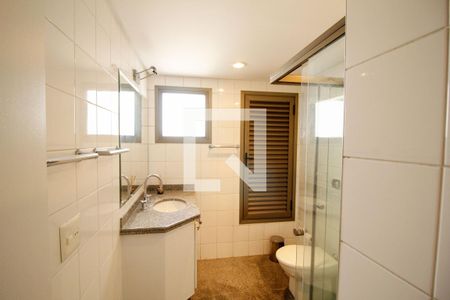 Apartamento à venda com 131m², 3 quartos e 2 vagas Apartamento à venda com 131m², 3 quartos e 2 vagasBanheiro Social