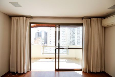 Apartamento à venda com 131m², 3 quartos e 2 vagas Apartamento à venda com 131m², 3 quartos e 2 vagasSala