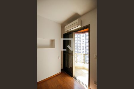 Apartamento à venda com 131m², 3 quartos e 2 vagas Apartamento à venda com 131m², 3 quartos e 2 vagasQuarto 2