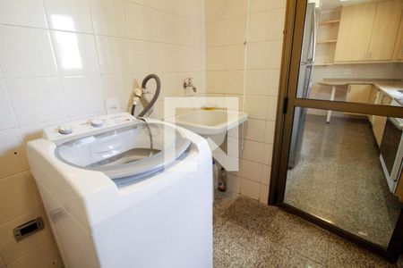 Apartamento à venda com 131m², 3 quartos e 2 vagas Apartamento à venda com 131m², 3 quartos e 2 vagasLavanderia