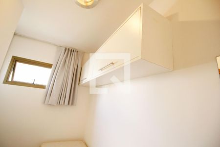 Apartamento à venda com 131m², 3 quartos e 2 vagas Apartamento à venda com 131m², 3 quartos e 2 vagasQuarto Lavanderia