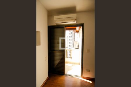 Apartamento à venda com 131m², 3 quartos e 2 vagas Apartamento à venda com 131m², 3 quartos e 2 vagasVaranda Quarto 2