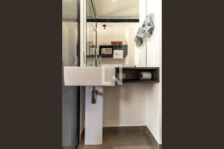 Banheiro de kitnet/studio para alugar com 1 quarto, 10m² em Campos Elíseos, São Paulo