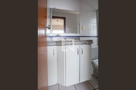 Apartamento à venda com 90m², 3 quartos e 1 vaga Apartamento à venda com 90m², 3 quartos e 1 vagaBanheiro da suíte