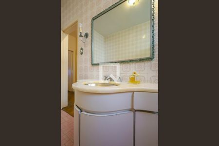 Casa à venda com 220m², 3 quartos e 7 vagas Casa à venda com 220m², 3 quartos e 7 vagasBanheiro