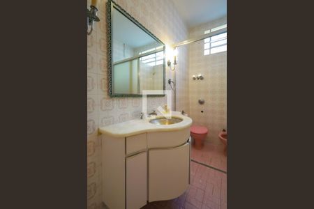 Casa à venda com 220m², 3 quartos e 7 vagas Casa à venda com 220m², 3 quartos e 7 vagasBanheiro