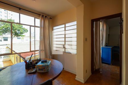 Casa à venda com 220m², 3 quartos e 7 vagas Casa à venda com 220m², 3 quartos e 7 vagasSala de estudos