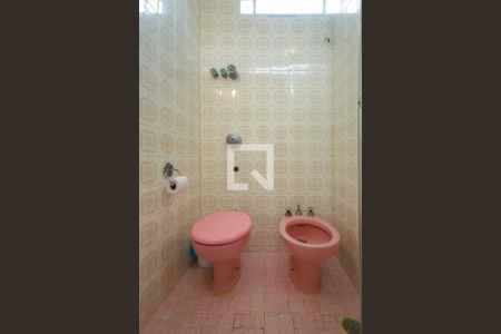 Casa à venda com 220m², 3 quartos e 7 vagas Casa à venda com 220m², 3 quartos e 7 vagasBanheiro