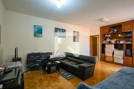 Casa à venda com 220m², 3 quartos e 7 vagas Casa à venda com 220m², 3 quartos e 7 vagasSalão de Festas