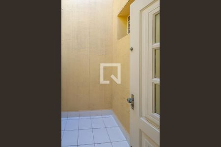 Casa à venda com 220m², 3 quartos e 7 vagas Casa à venda com 220m², 3 quartos e 7 vagasJardim de inverno