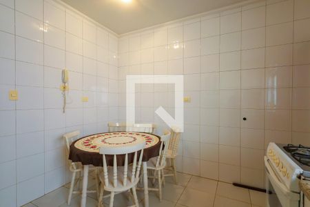 Casa à venda com 220m², 3 quartos e 7 vagas Casa à venda com 220m², 3 quartos e 7 vagasCozinha