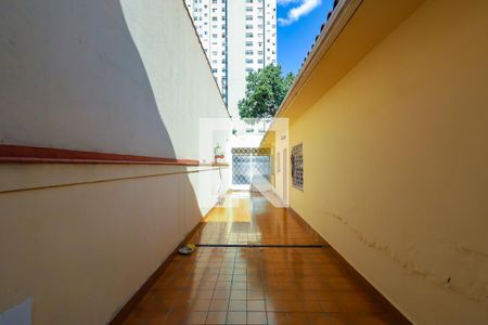 Casa à venda com 220m², 3 quartos e 7 vagas Casa à venda com 220m², 3 quartos e 7 vagasQuintal / Garagem