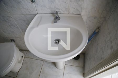 Banheiro de casa para alugar com 1 quarto, 45m² em Jardim Almanara, São Paulo
