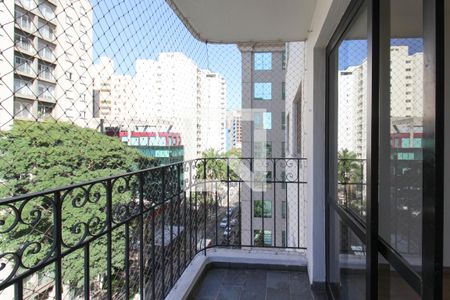 Sacada de apartamento à venda com 3 quartos, 80m² em Vila Olímpia, São Paulo