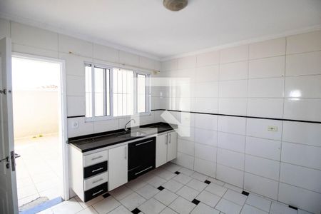 Cozinha de casa para alugar com 2 quartos, 100m² em Jardim Ester, São Paulo