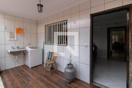 Casa à venda com 240m², 3 quartos e 6 vagas Casa à venda com 240m², 3 quartos e 6 vagasÁrea de Serviço