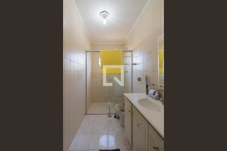 Casa à venda com 240m², 3 quartos e 6 vagas Casa à venda com 240m², 3 quartos e 6 vagasBanheiro