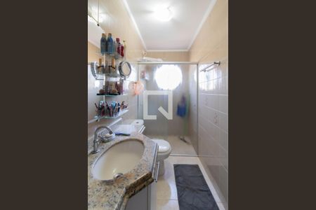 Casa à venda com 240m², 3 quartos e 6 vagas Casa à venda com 240m², 3 quartos e 6 vagasBanheiro da Suíte