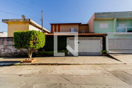 Casa à venda com 167m², 3 quartos e 3 vagasFachada