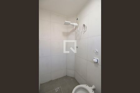 Banheiro de kitnet/studio para alugar com 1 quarto, 30m² em Mooca, São Paulo