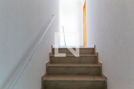 Apartamento à venda com 85m², 2 quartos e 2 vagasEscada