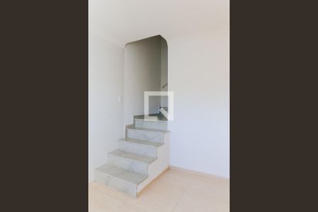 Escada de apartamento à venda com 2 quartos, 85m² em Vila Príncipe de Gales, Santo André
