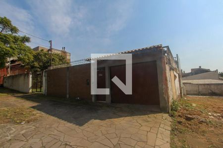 Casa à venda com 248m², 4 quartos e 3 vagas Casa à venda com 248m², 4 quartos e 3 vagasFachada