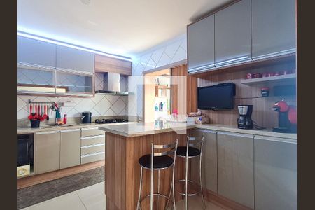 Casa à venda com 248m², 4 quartos e 3 vagas Casa à venda com 248m², 4 quartos e 3 vagasCozinha