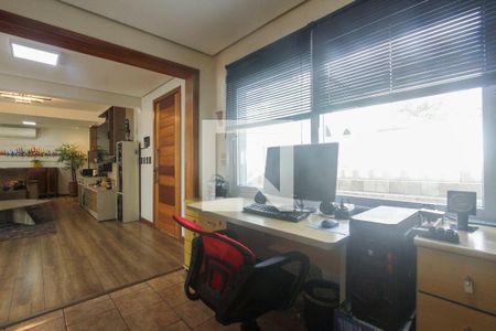 Escritório de casa à venda com 4 quartos, 248m² em Chácara das Pedras, Porto Alegre