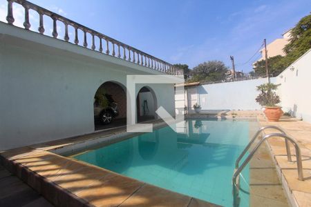 Casa à venda com 248m², 4 quartos e 3 vagas Casa à venda com 248m², 4 quartos e 3 vagasPiscina