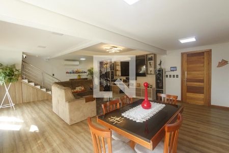 Sala de casa à venda com 4 quartos, 248m² em Chácara das Pedras, Porto Alegre