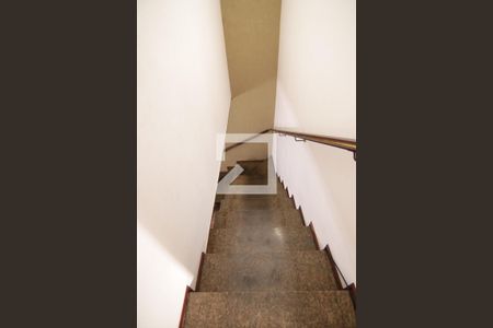 Casa à venda com 220m², 3 quartos e 4 vagasEscada